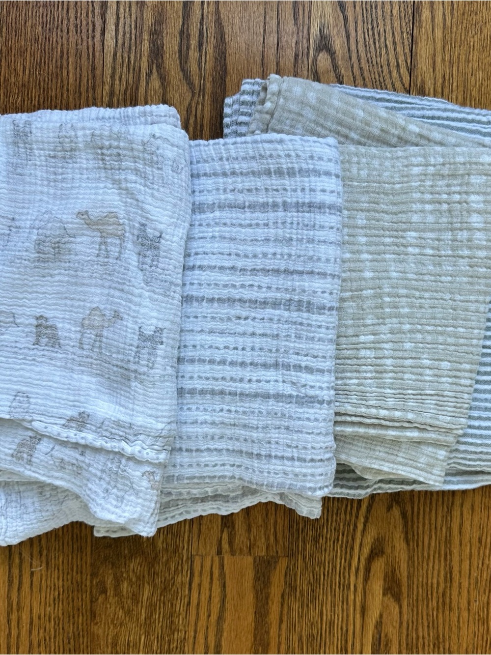 Soft Muslin Swaddle Set in Cream and Light Gray - Brand Unspecified (assorted)